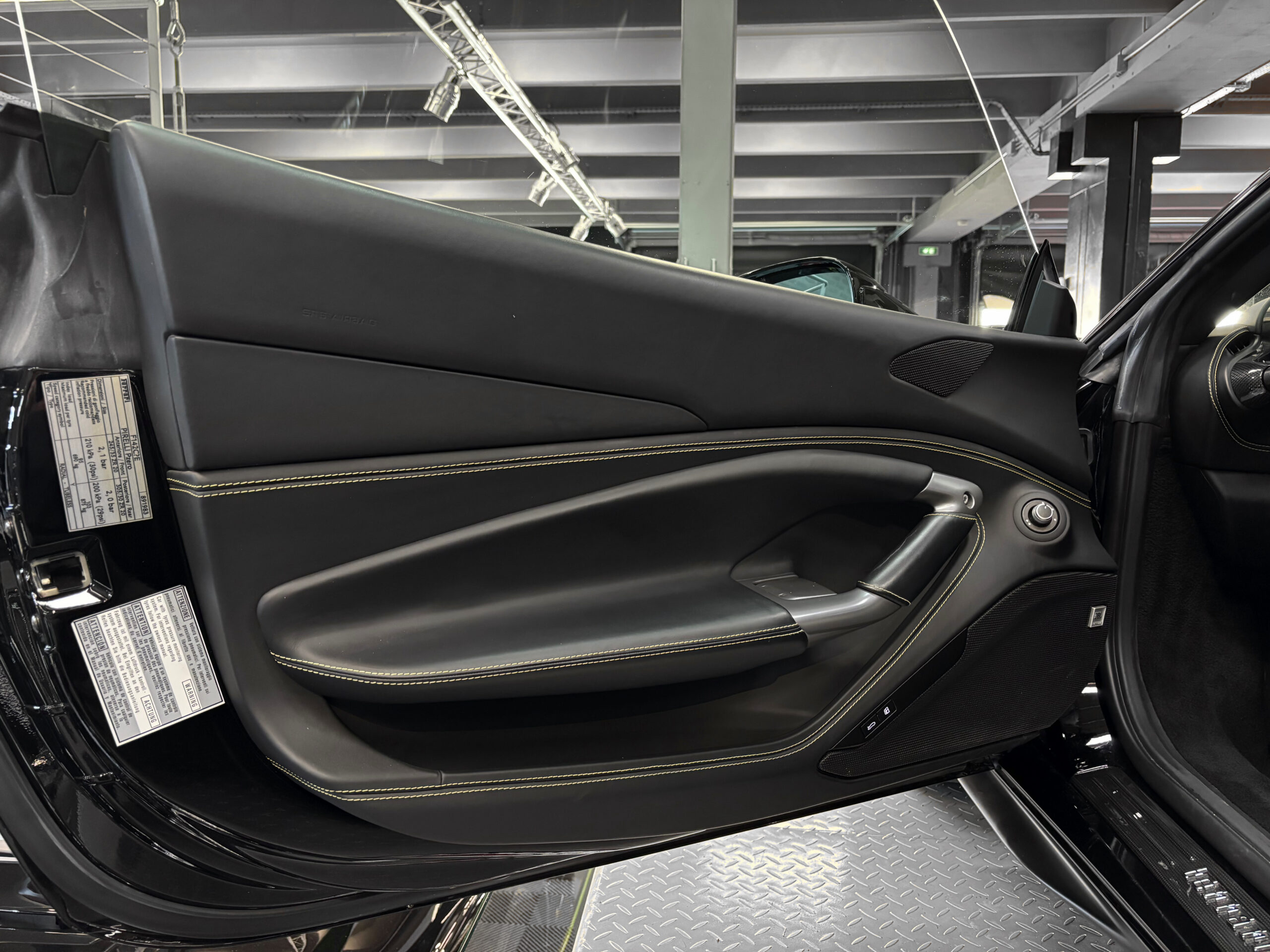 Ferrari F8 Tributo – 1re main - Carbone - PPF – Image 23