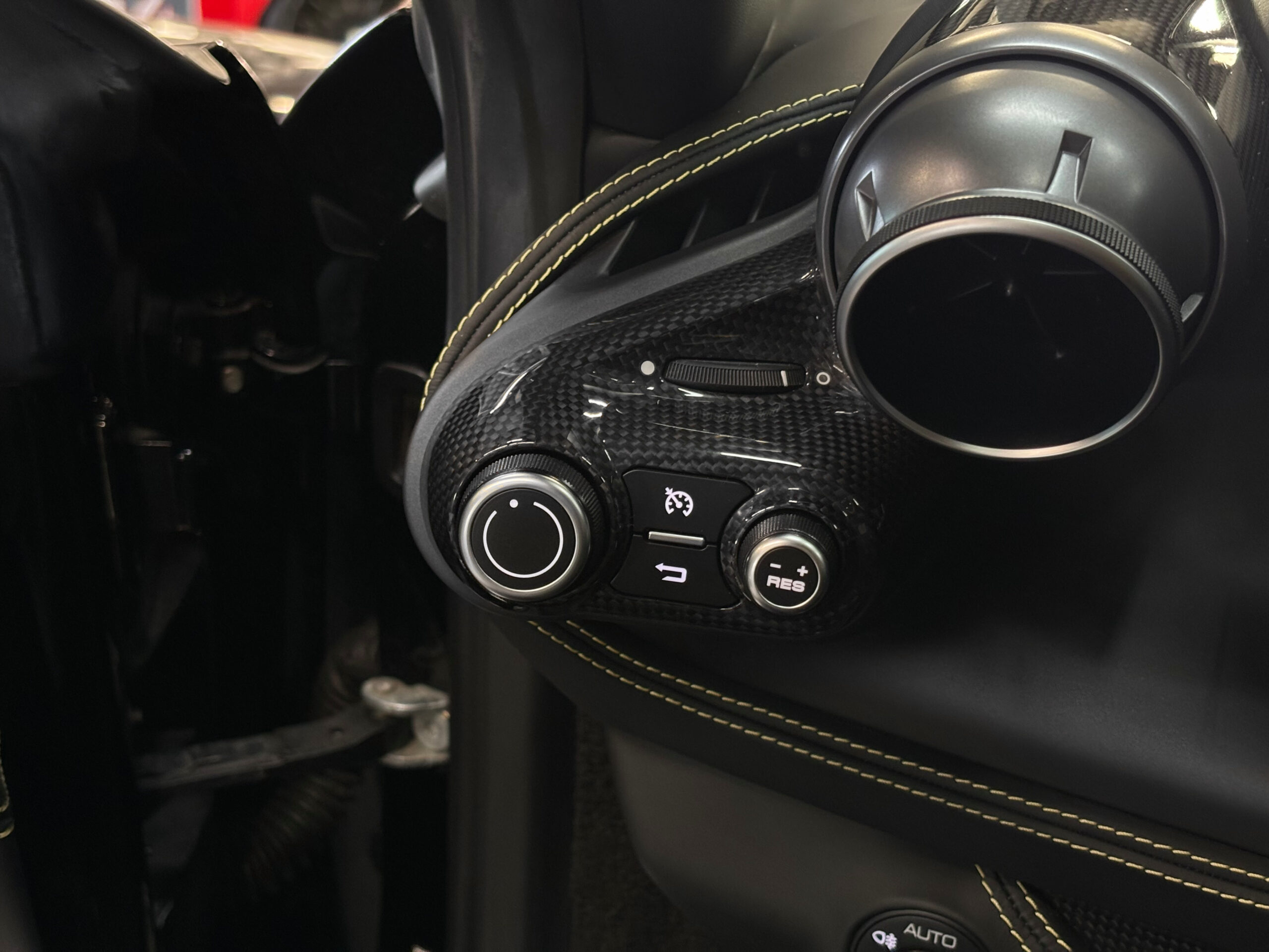 Ferrari F8 Tributo – 1re main - Carbone - PPF – Image 27