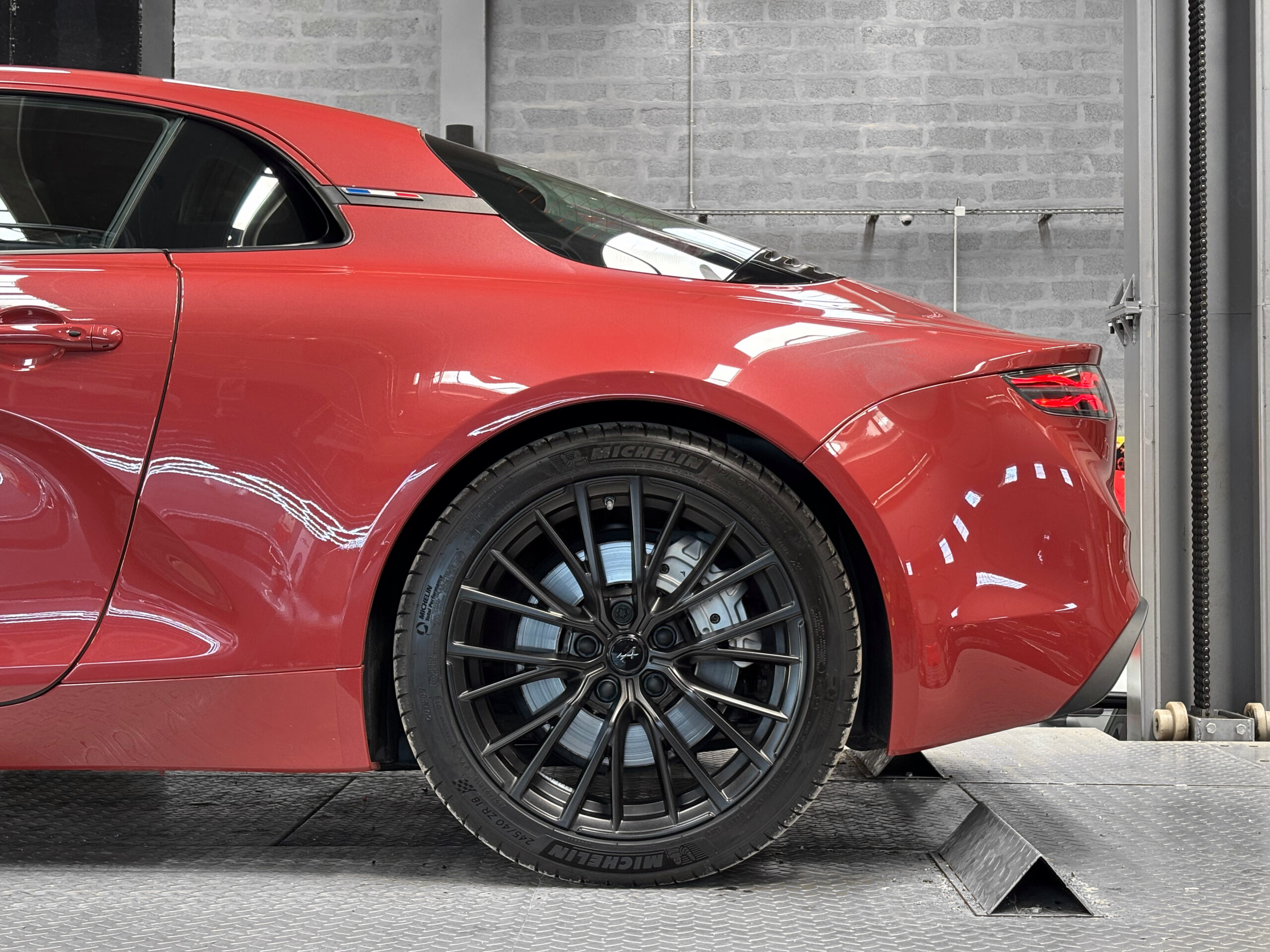 Alpine A110 S 300 CH – ROUGE RUBIS – 110 exemplaires – Image 18