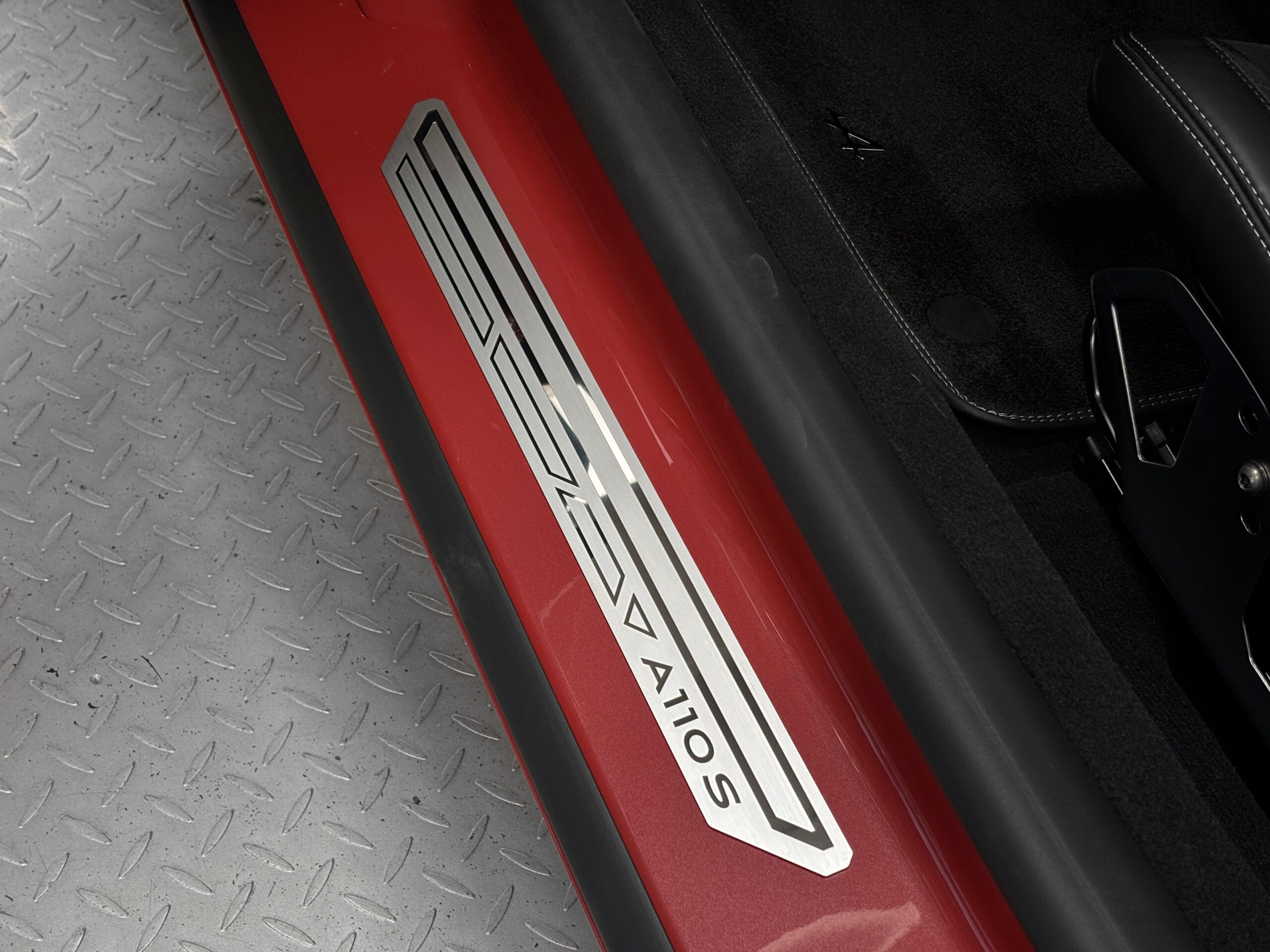 Alpine A110 S 300 CH – ROUGE RUBIS – 110 exemplaires – Image 24