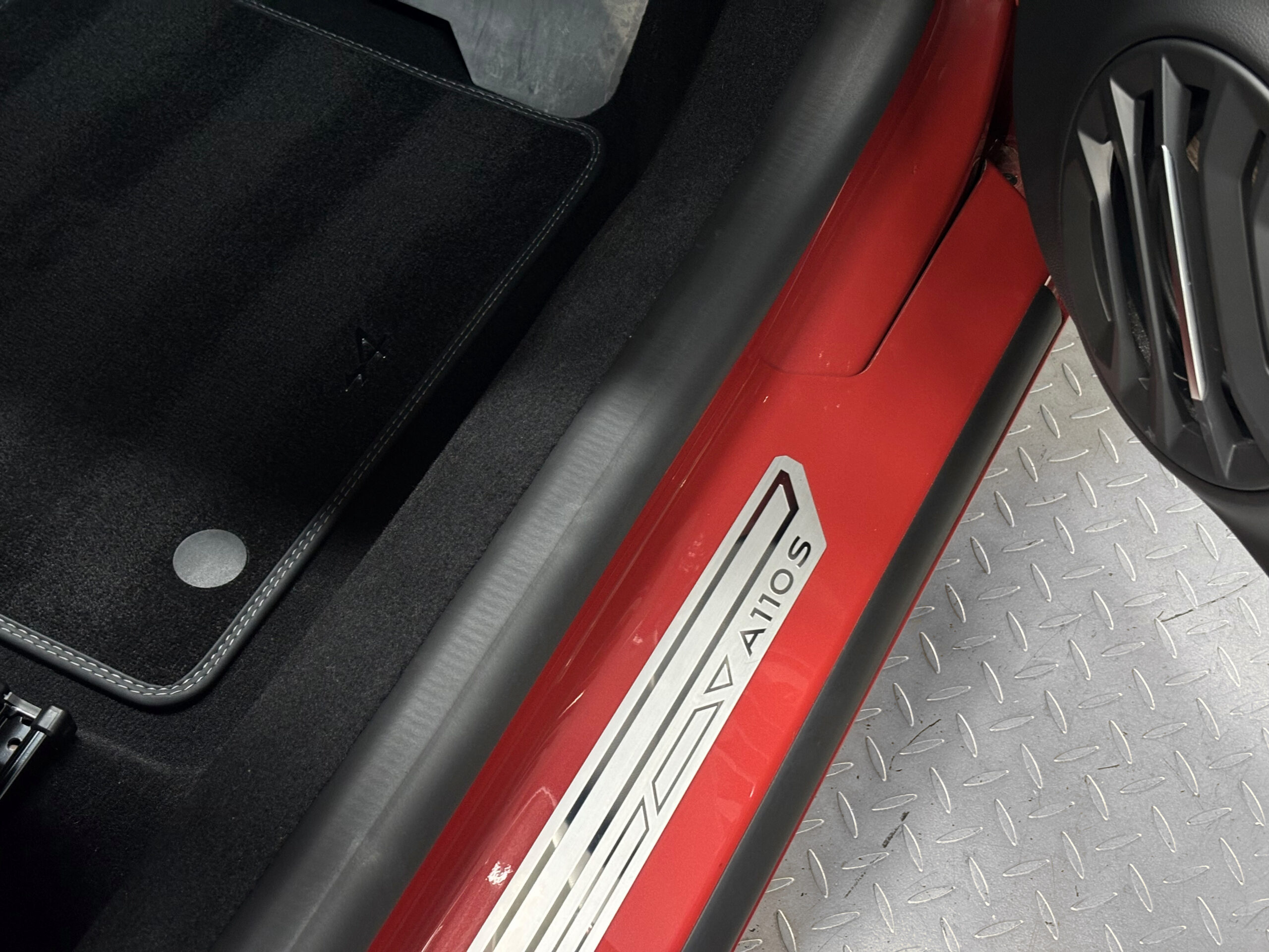 Alpine A110 S 300 CH – ROUGE RUBIS – 110 exemplaires – Image 43