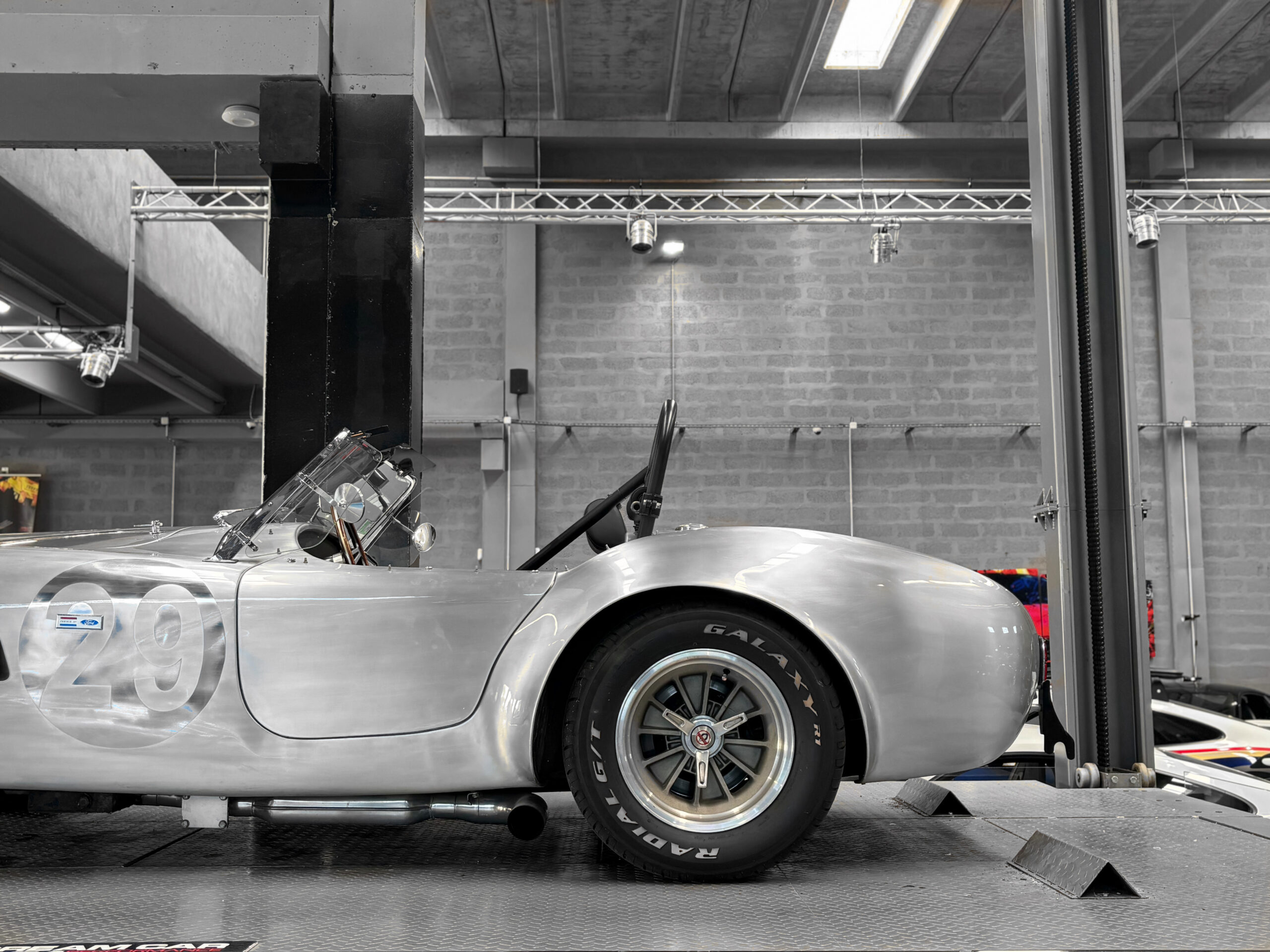 Shelby Cobra Continuation CSX 7000 - 289 FIA - Carte grise française – Image 15