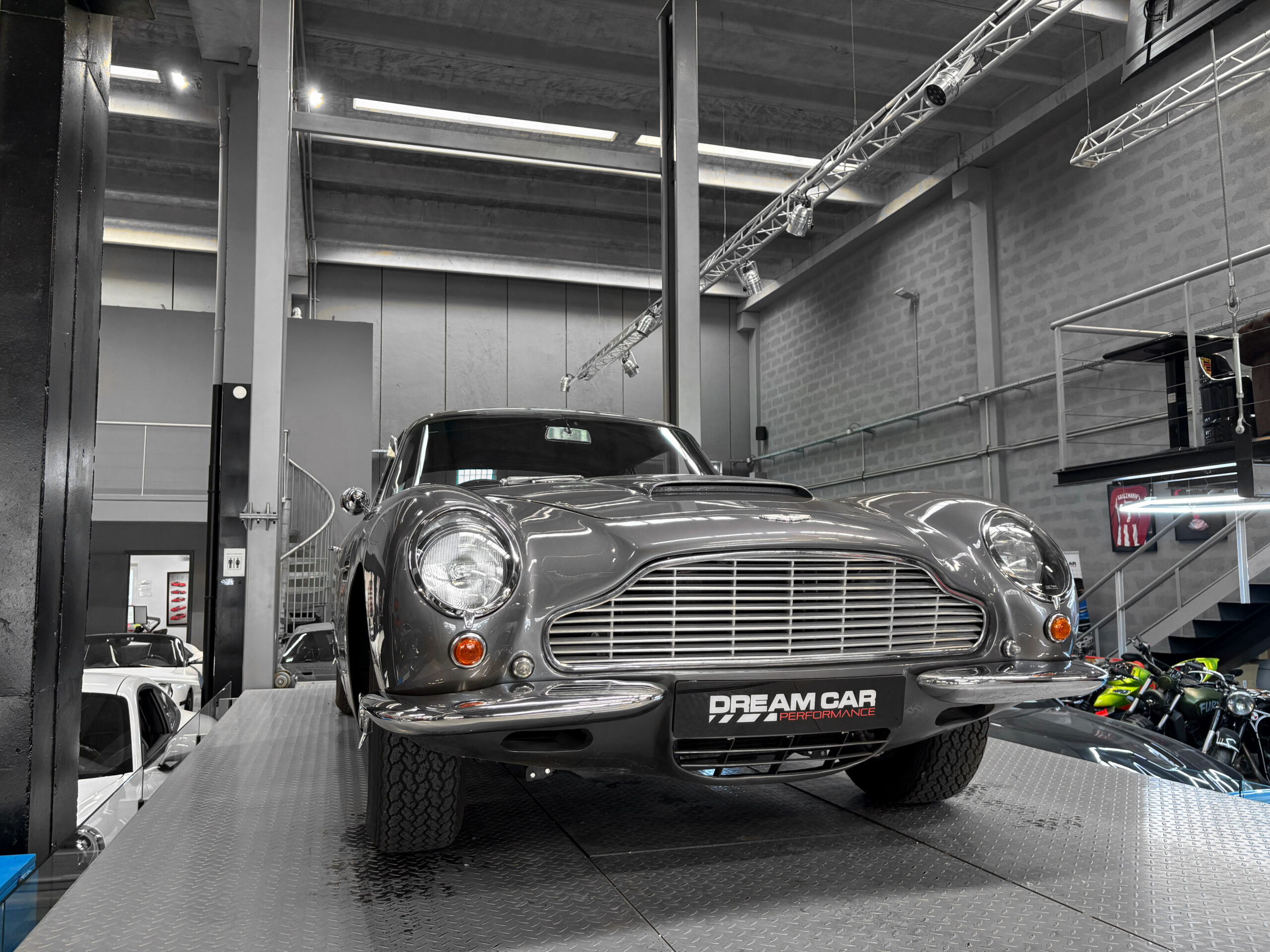 ASTON MARTIN DB6 Mk1 – 4.0L – ZF 5 – Restaurée – Image 4