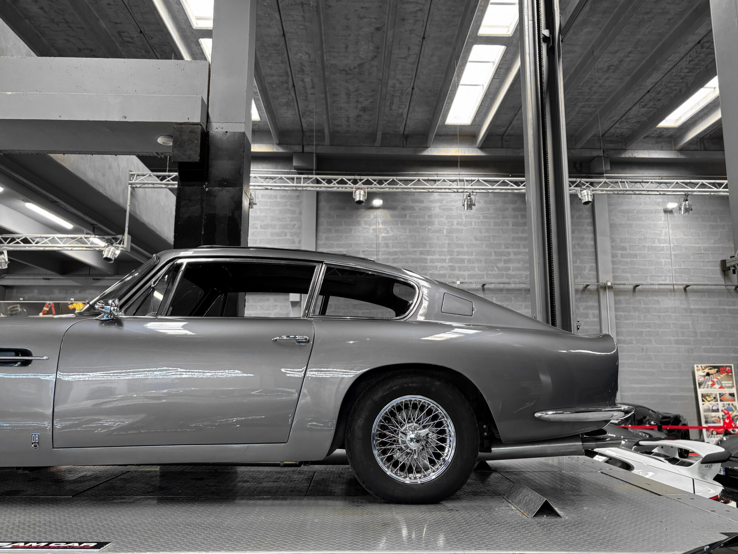 ASTON MARTIN DB6 Mk1 – 4.0L – ZF 5 – Restaurée – Image 13