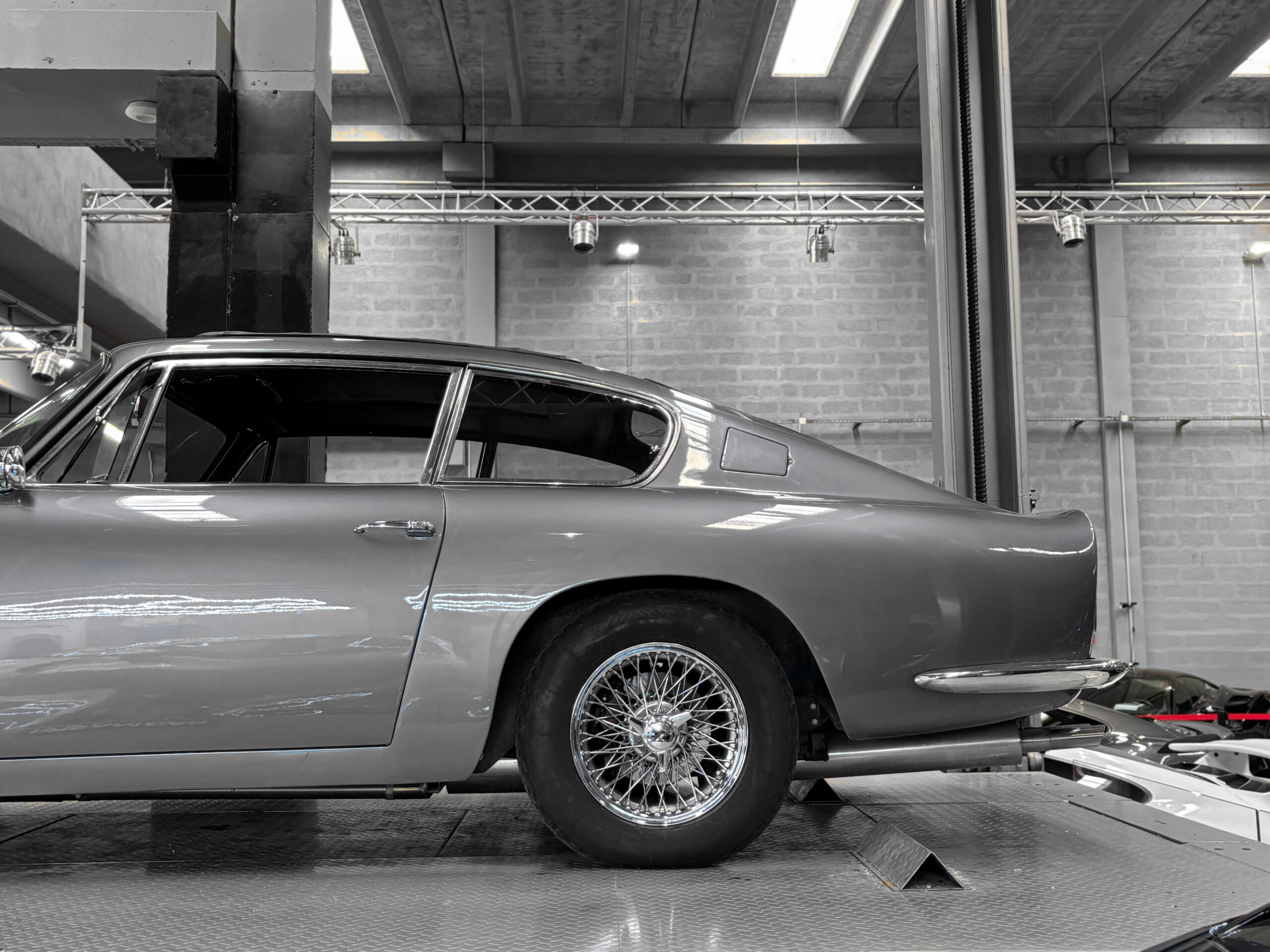 ASTON MARTIN DB6 Mk1 – 4.0L – ZF 5 – Restaurée – Image 14