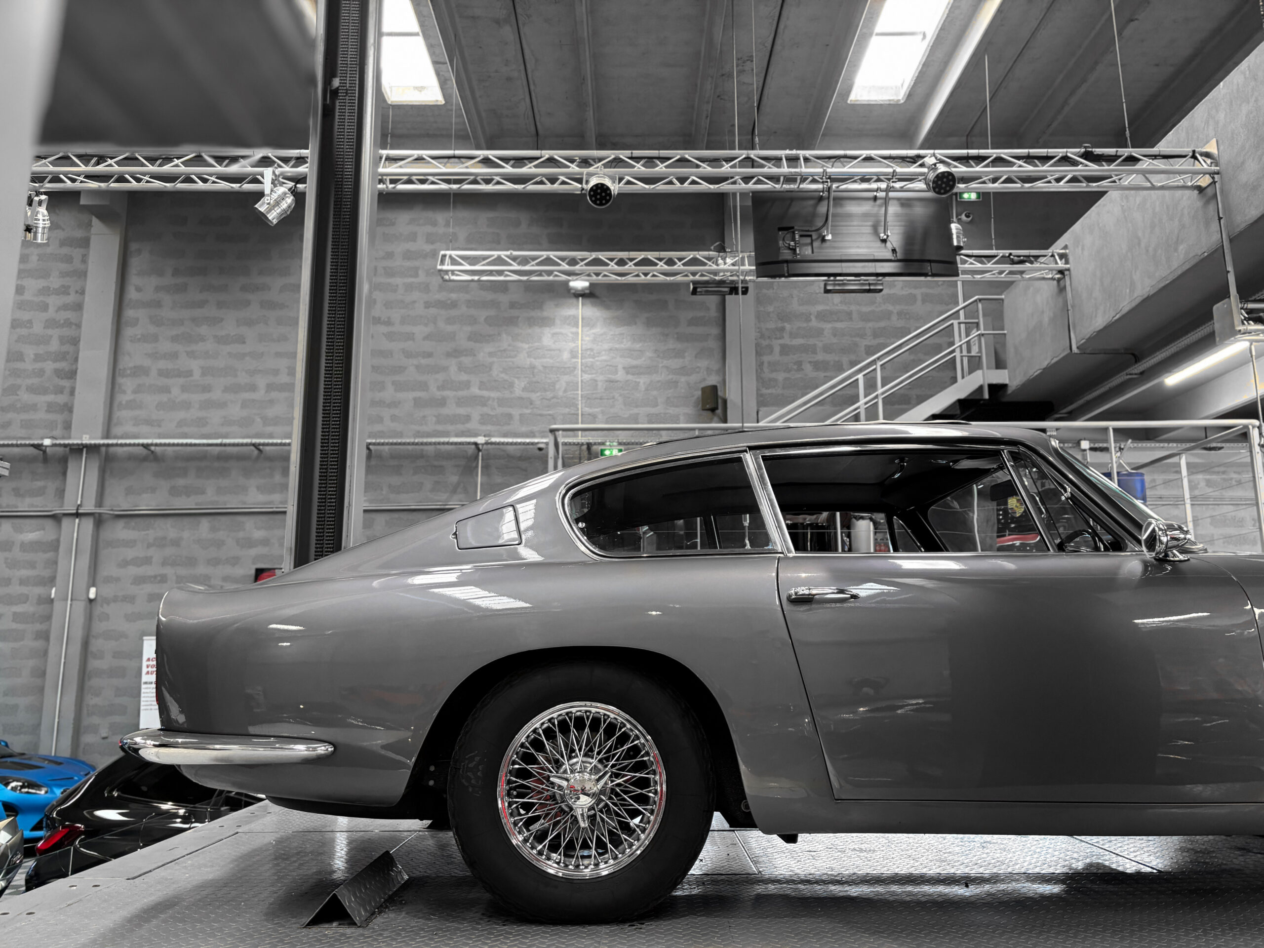 ASTON MARTIN DB6 Mk1 – 4.0L – ZF 5 – Restaurée – Image 19