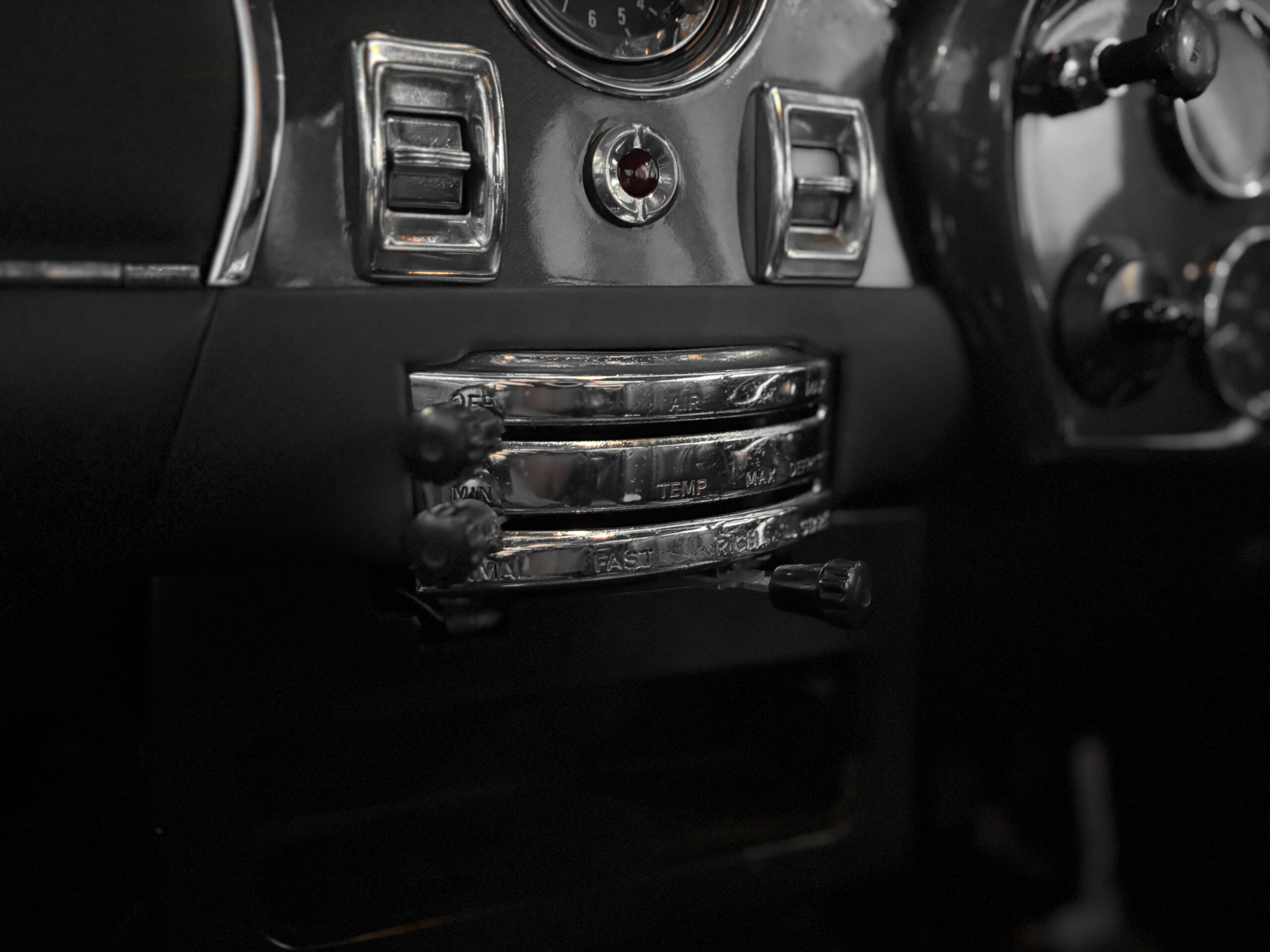 ASTON MARTIN DB6 Mk1 – 4.0L – ZF 5 – Restaurée – Image 44