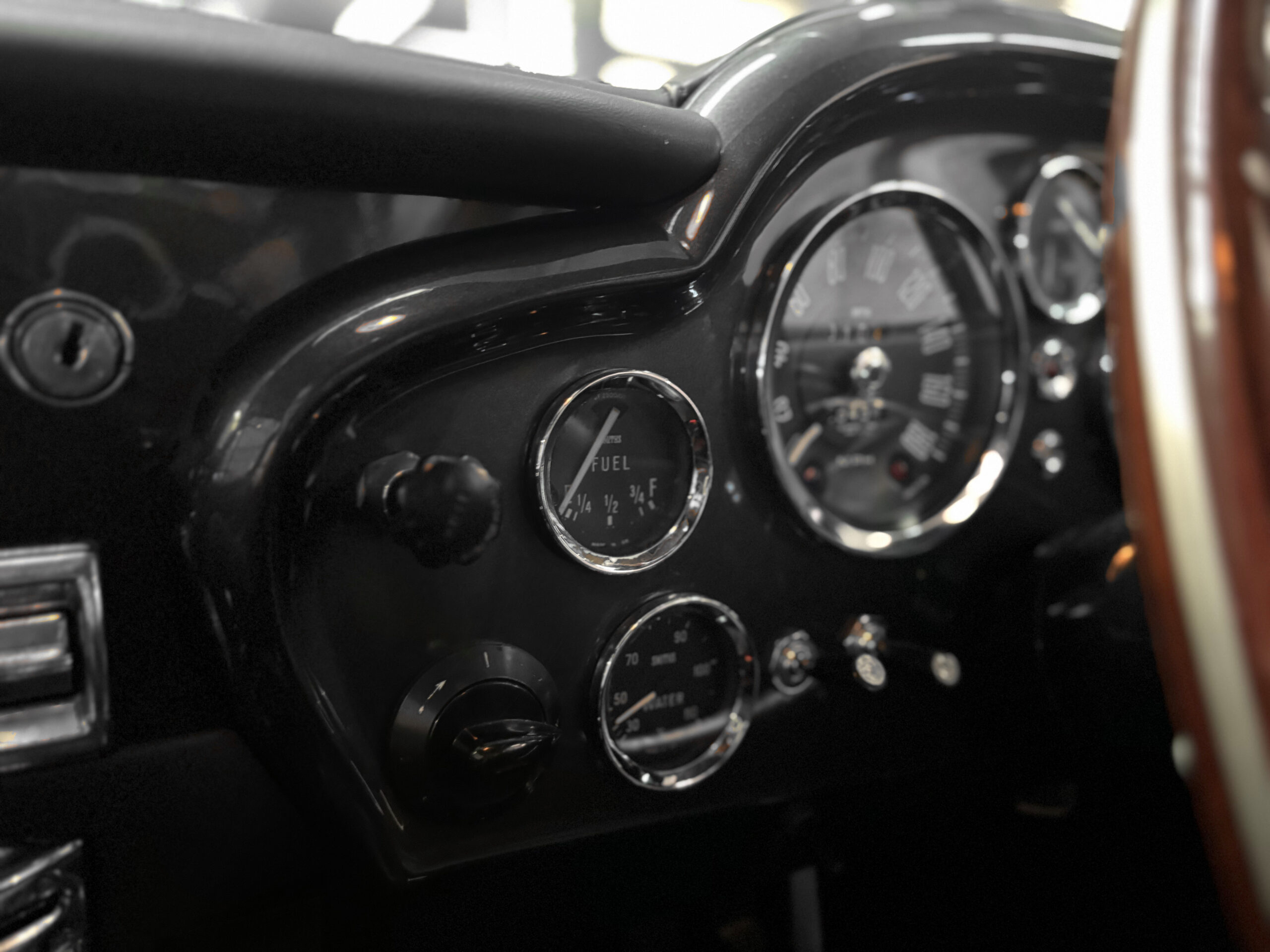 ASTON MARTIN DB6 Mk1 – 4.0L – ZF 5 – Restaurée – Image 42