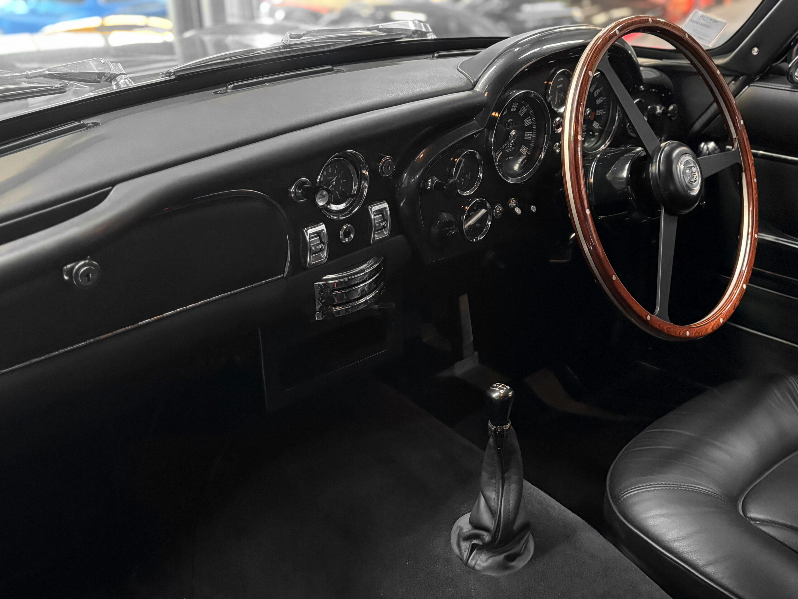 ASTON MARTIN DB6 Mk1 – 4.0L – ZF 5 – Restaurée – Image 38