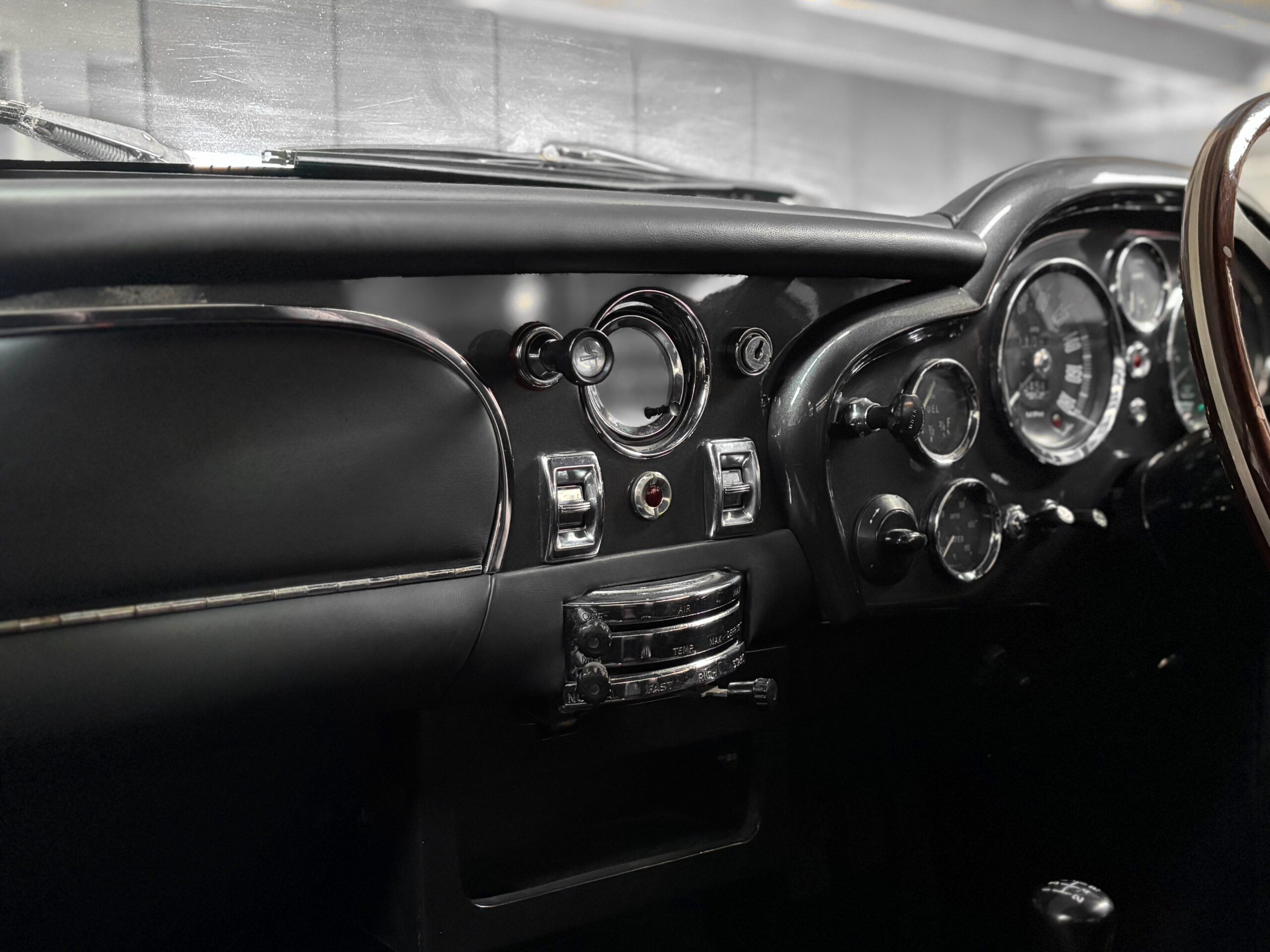 ASTON MARTIN DB6 Mk1 – 4.0L – ZF 5 – Restaurée – Image 48