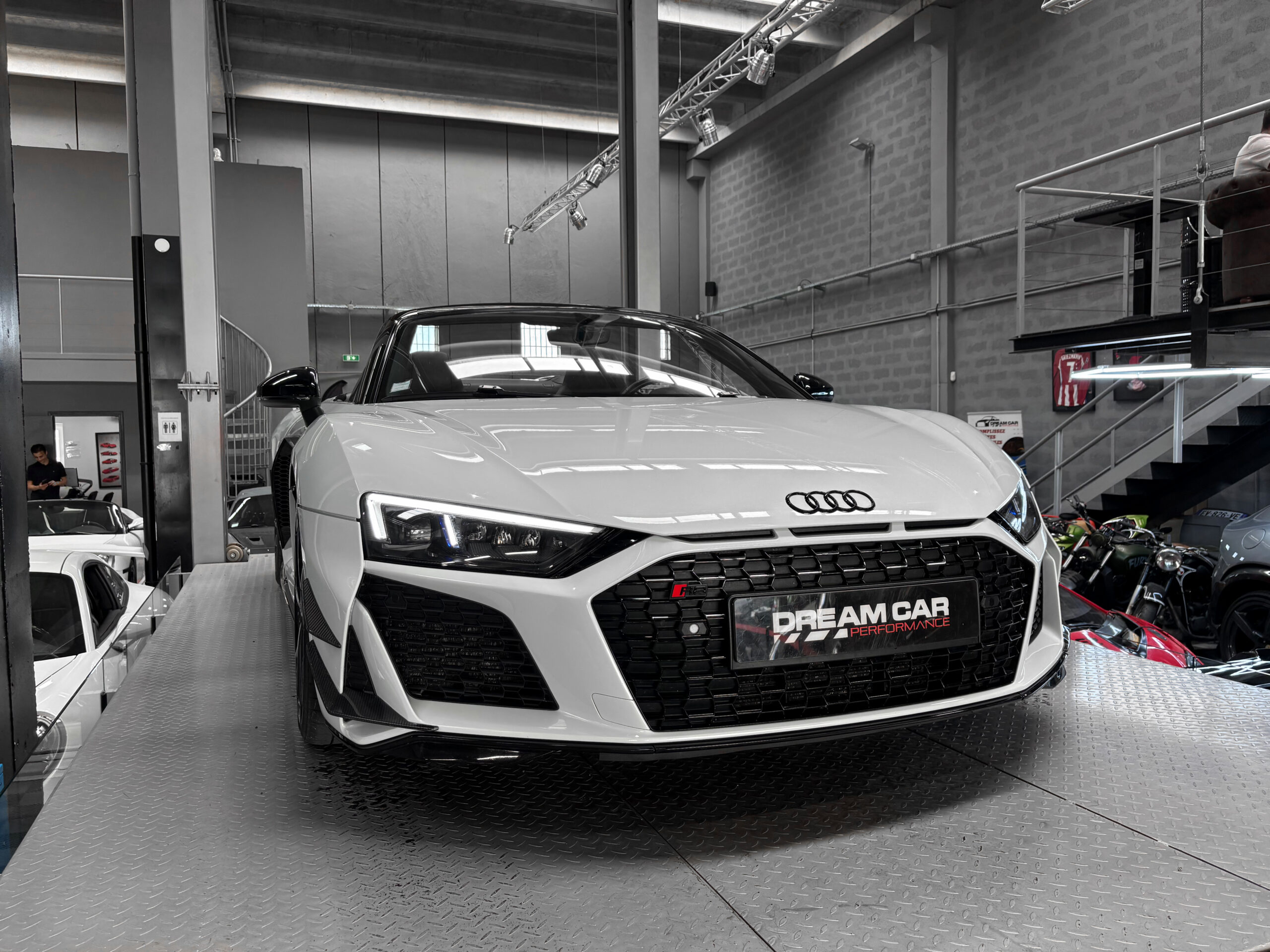 AUDI R8 V10 SPYDER RWD 540 – bang & olufsen – virtual cockpit – Image 12