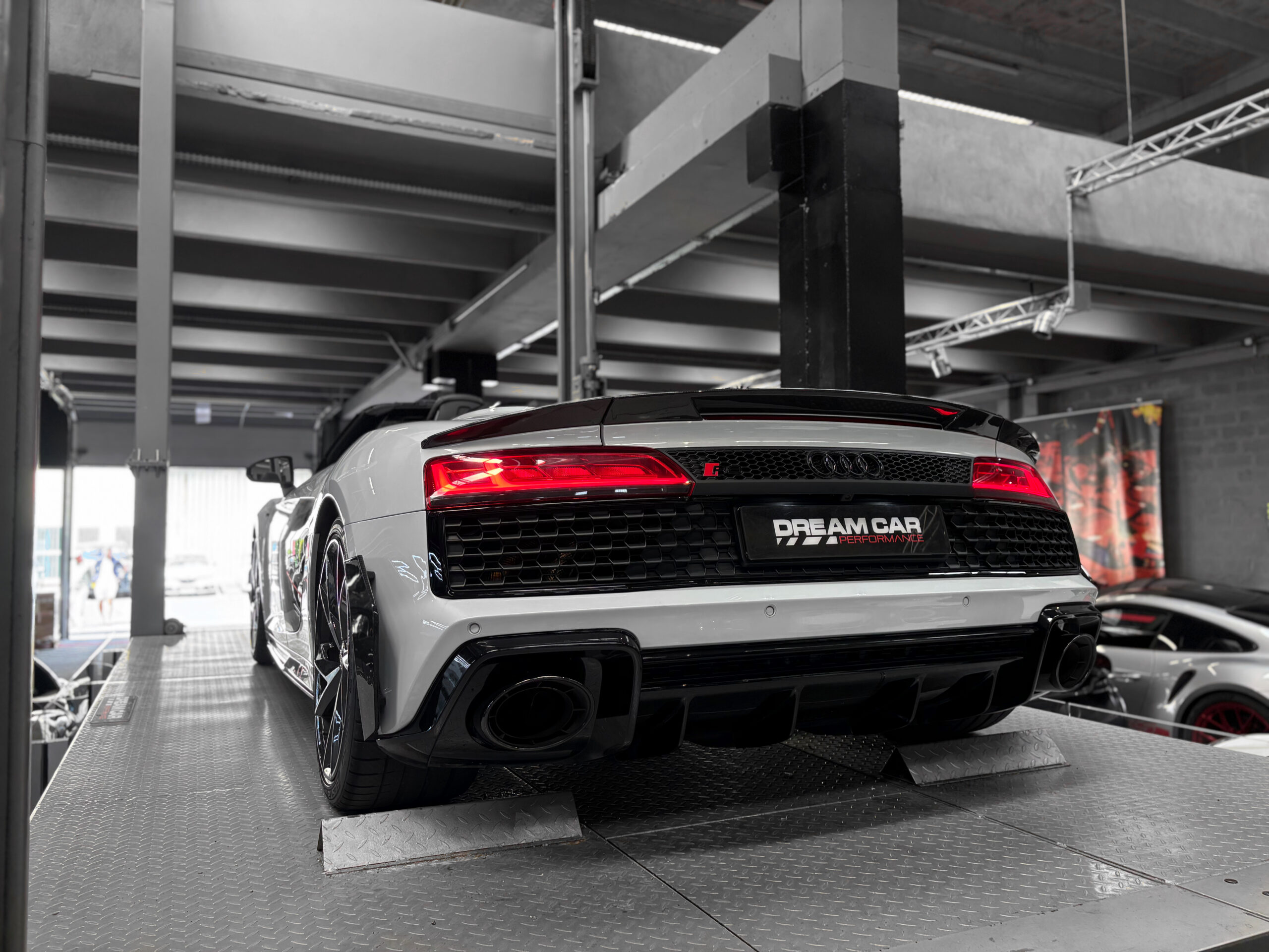 AUDI R8 V10 SPYDER RWD 540 – bang & olufsen – virtual cockpit – Image 9