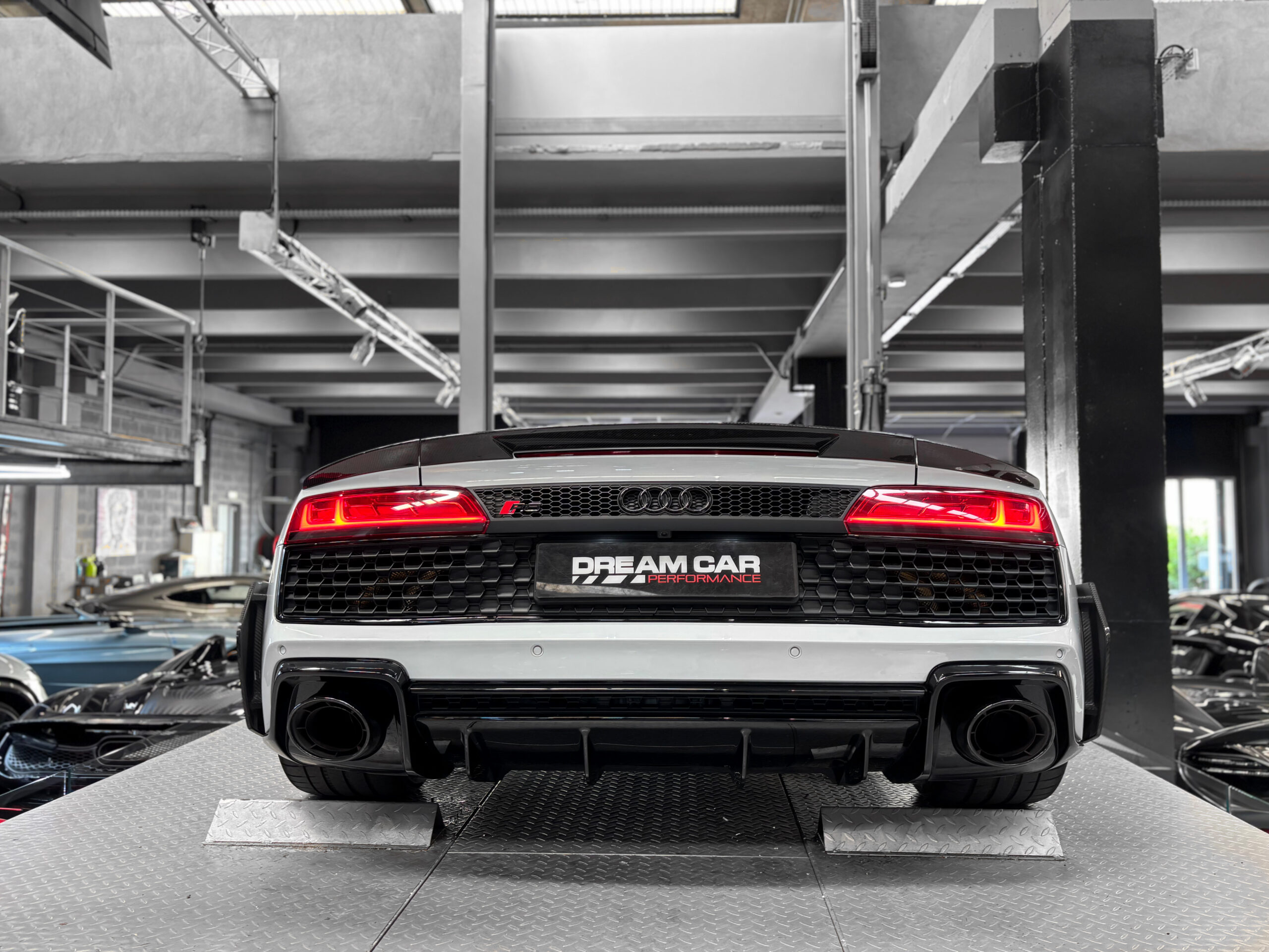 AUDI R8 V10 SPYDER RWD 540 – bang & olufsen – virtual cockpit – Image 10