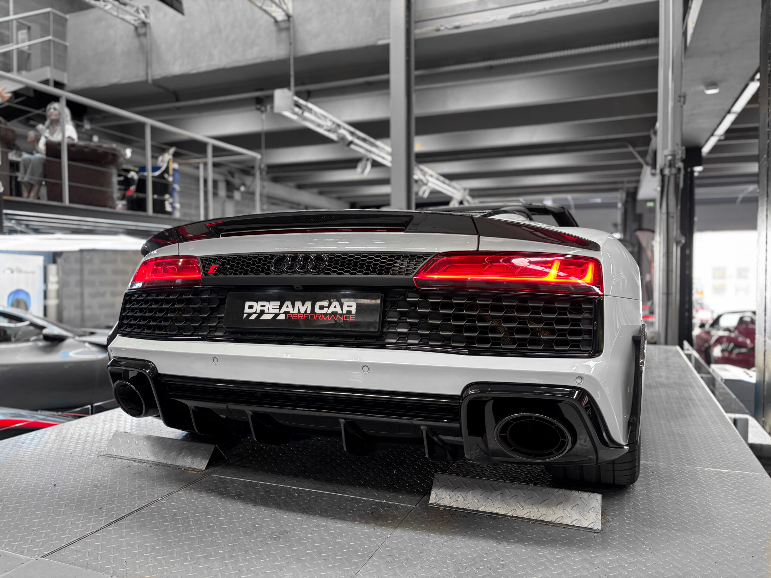 AUDI R8 V10 SPYDER RWD 540 – bang & olufsen – virtual cockpit – Image 11