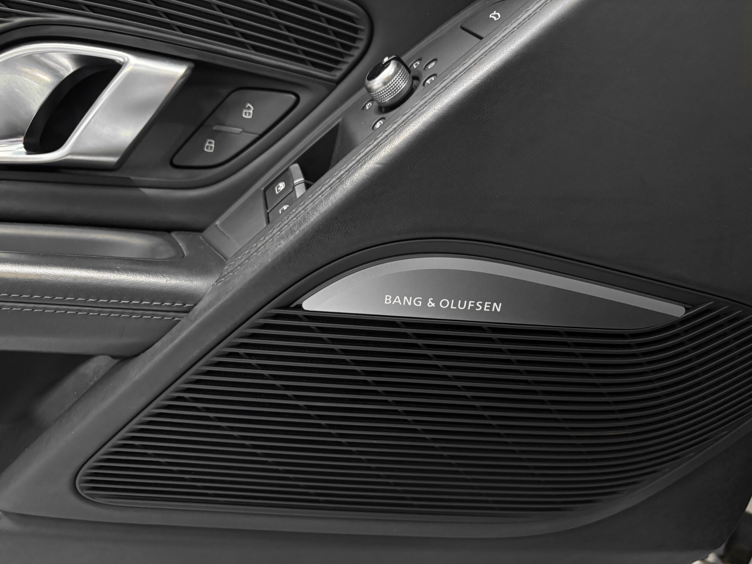AUDI R8 V10 SPYDER RWD 540 – bang & olufsen – virtual cockpit – Image 31