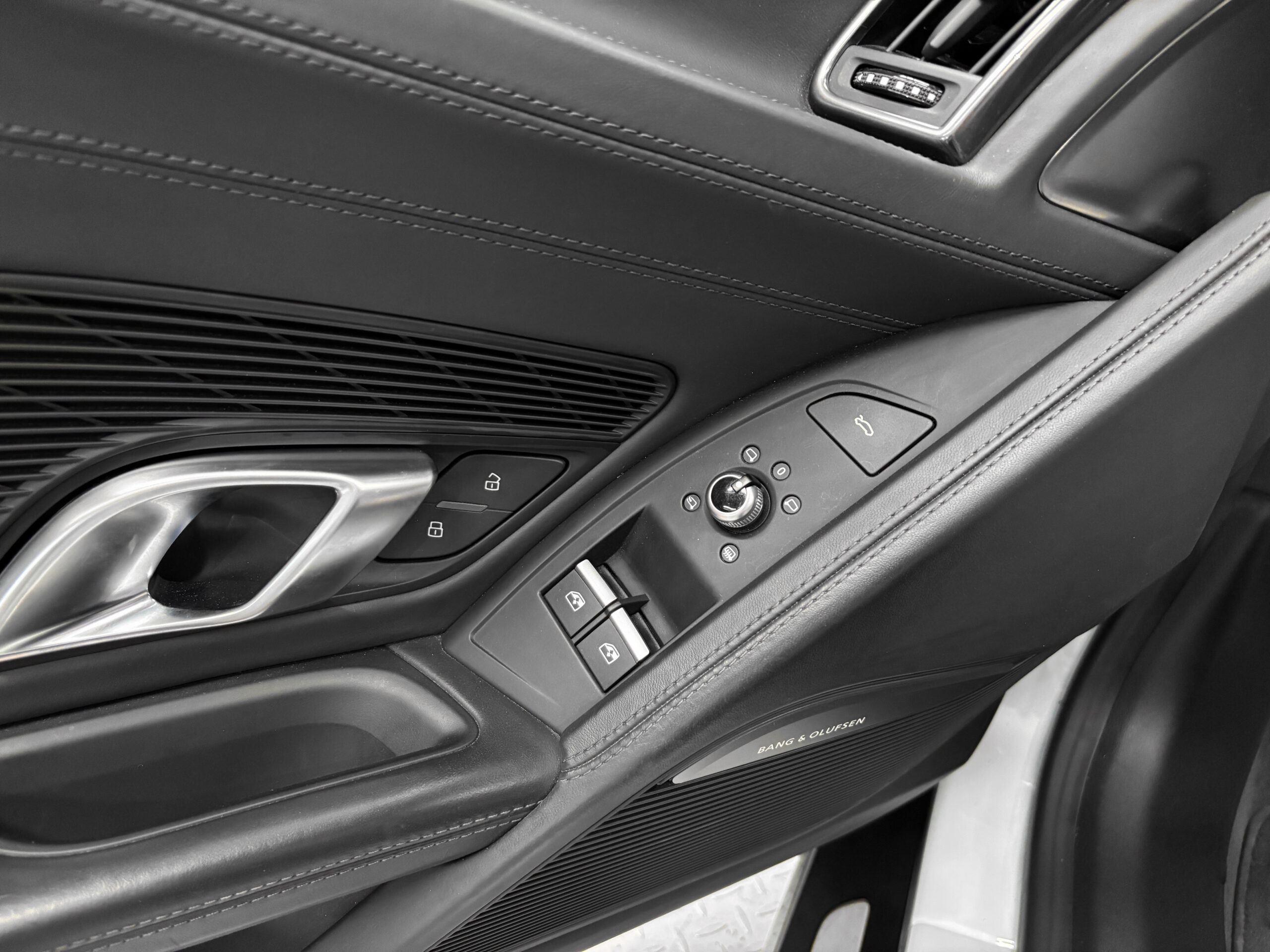 AUDI R8 V10 SPYDER RWD 540 – bang & olufsen – virtual cockpit – Image 44