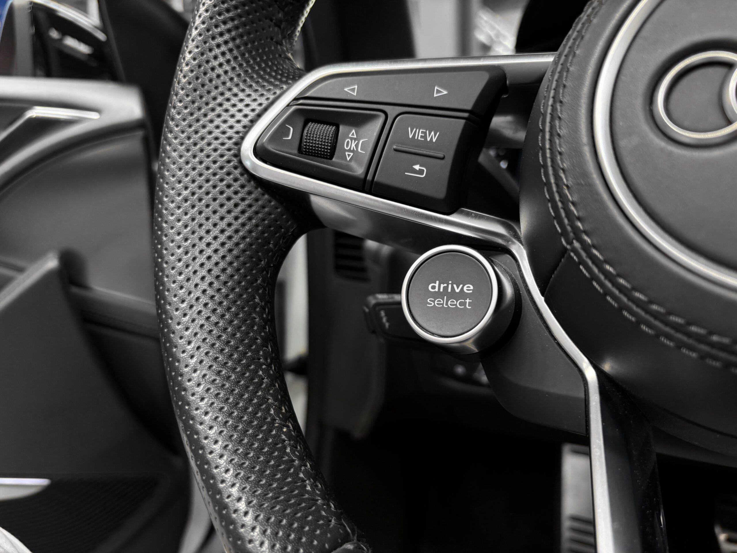 AUDI R8 V10 SPYDER RWD 540 – bang & olufsen – virtual cockpit – Image 46