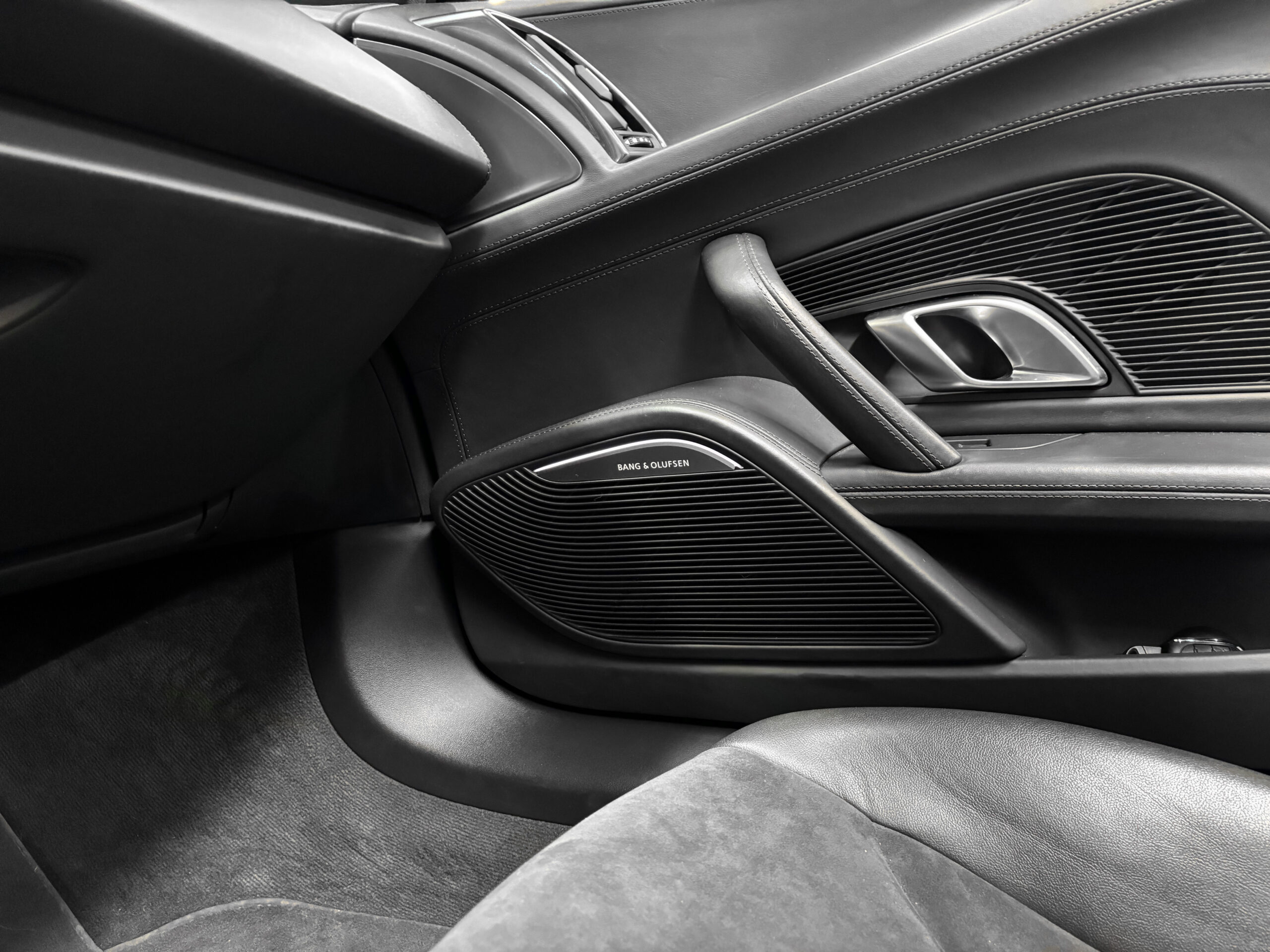 AUDI R8 V10 SPYDER RWD 540 – bang & olufsen – virtual cockpit – Image 24