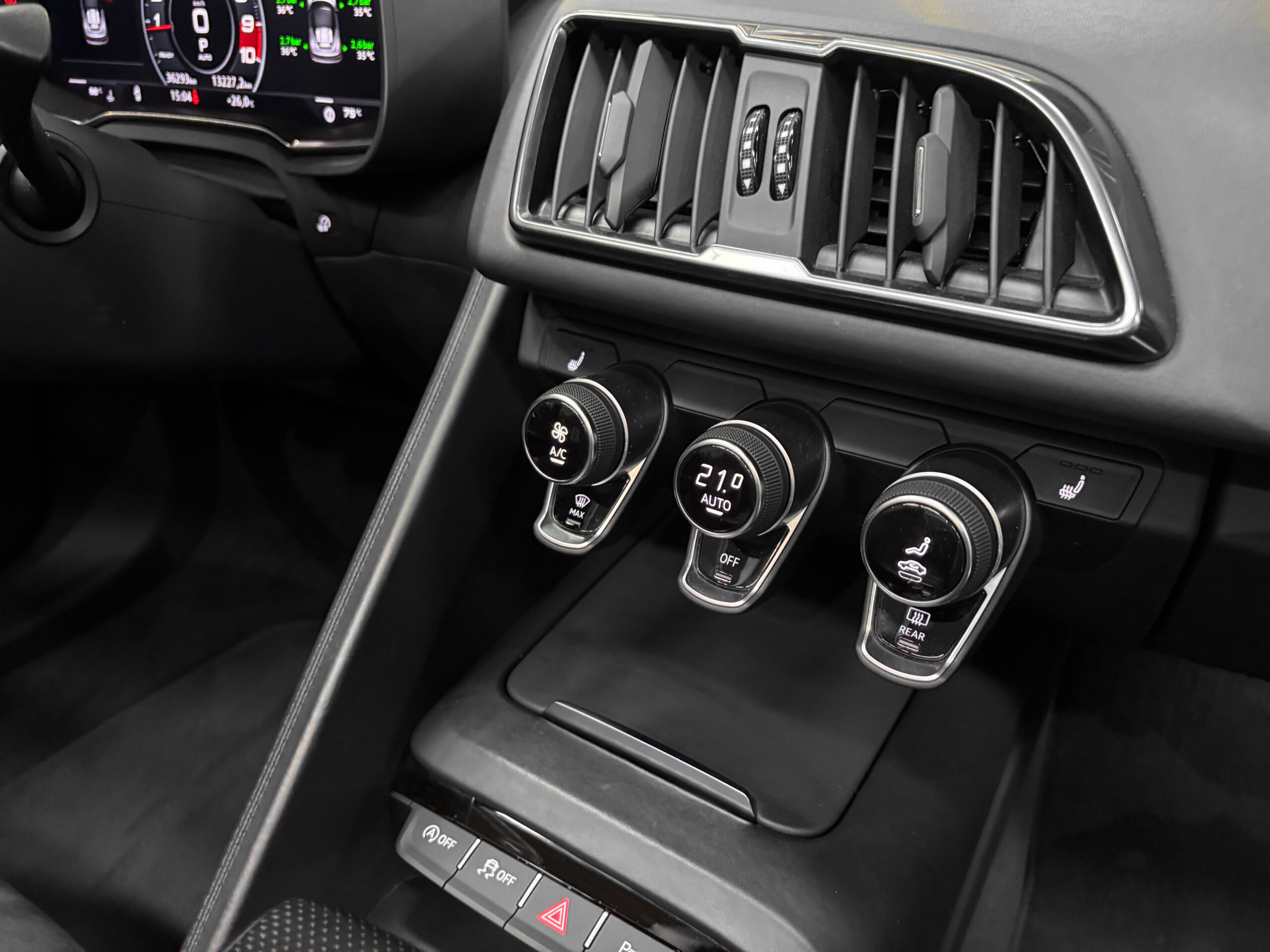 AUDI R8 V10 SPYDER RWD 540 – bang & olufsen – virtual cockpit – Image 27