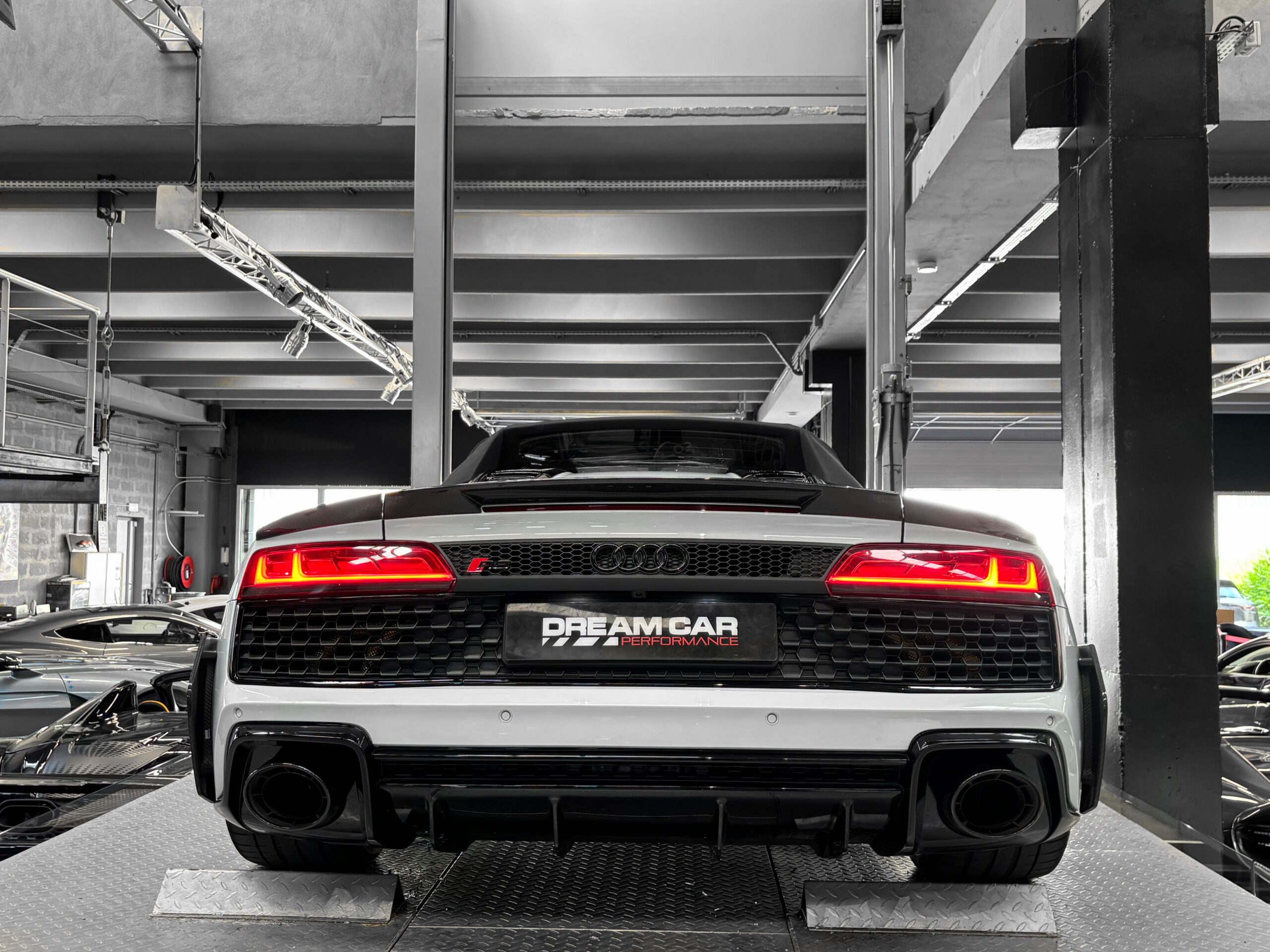 AUDI R8 V10 SPYDER RWD 540 – bang & olufsen – virtual cockpit – Image 32