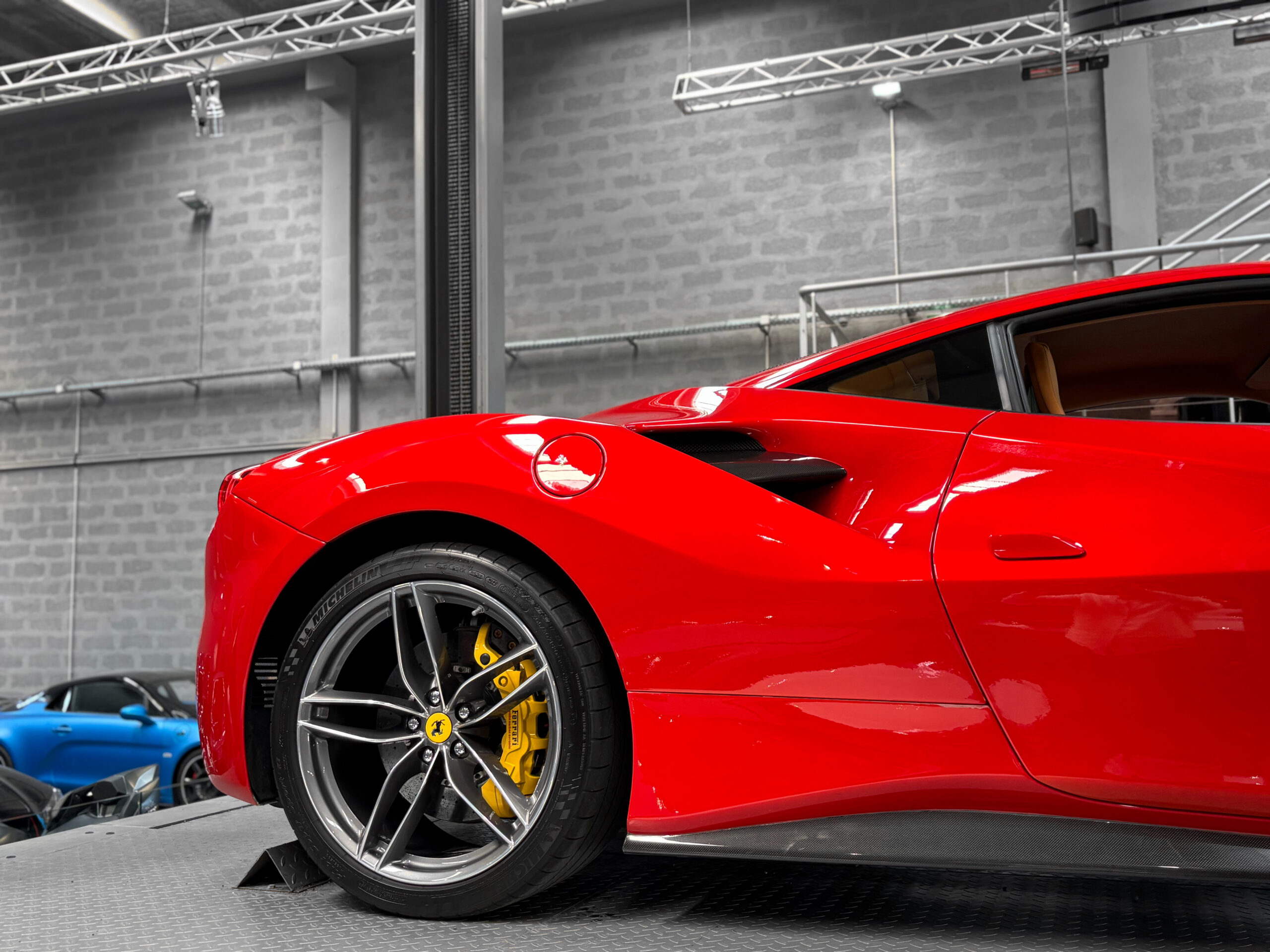 Ferrari 488 GTB V8 670 – LIFT – CARBONE – JBL – Image 17