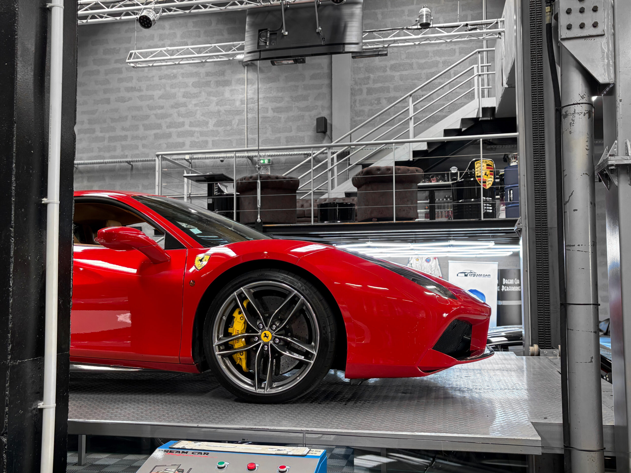 Ferrari 488 GTB V8 670 – LIFT – CARBONE – JBL – Image 18