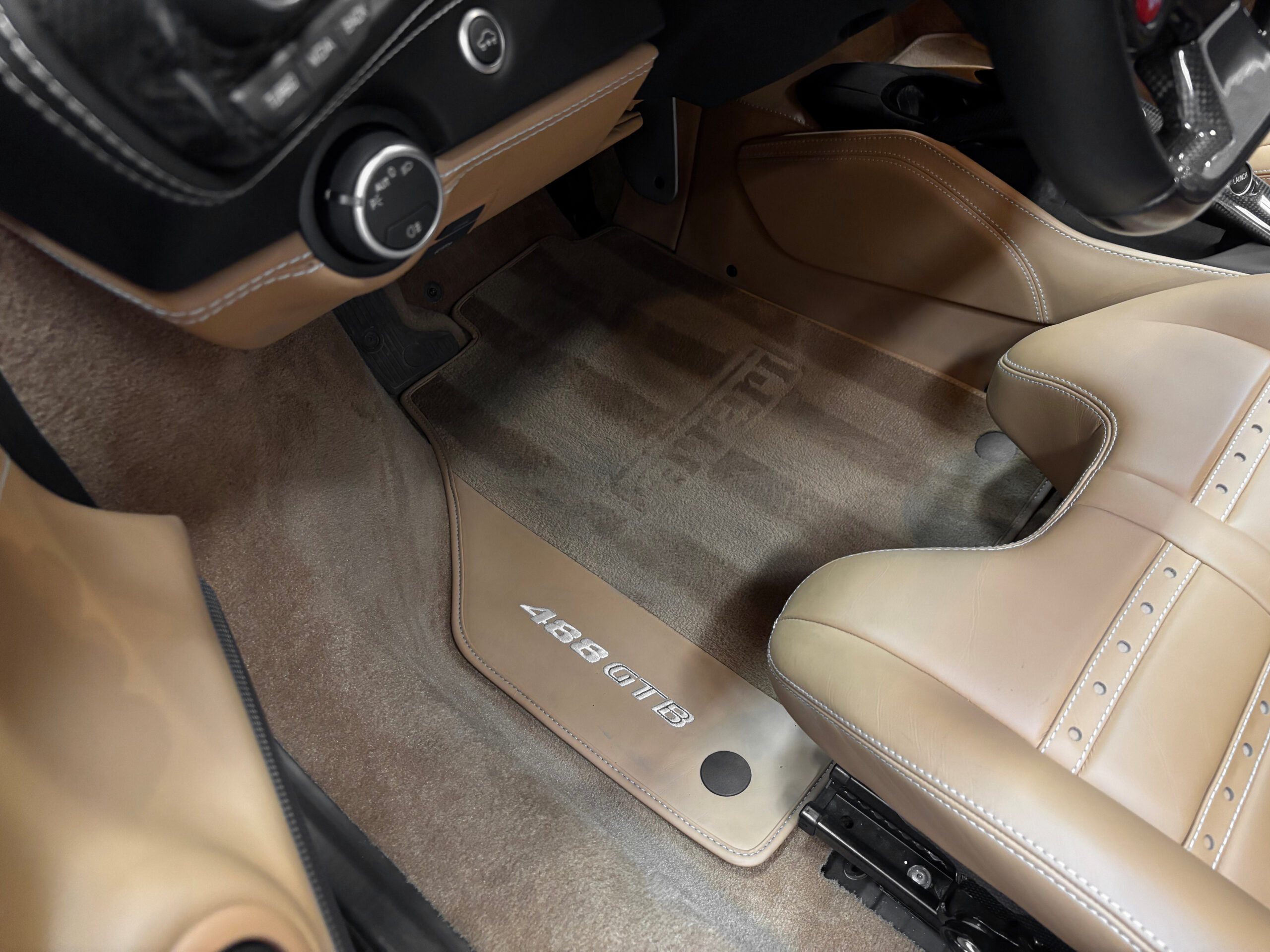 Ferrari 488 GTB V8 670 – LIFT – CARBONE – JBL – Image 27
