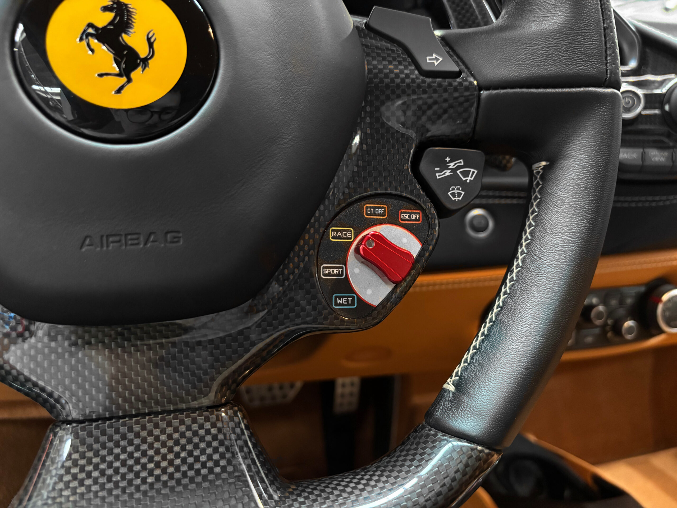 Ferrari 488 GTB V8 670 – LIFT – CARBONE – JBL – Image 33