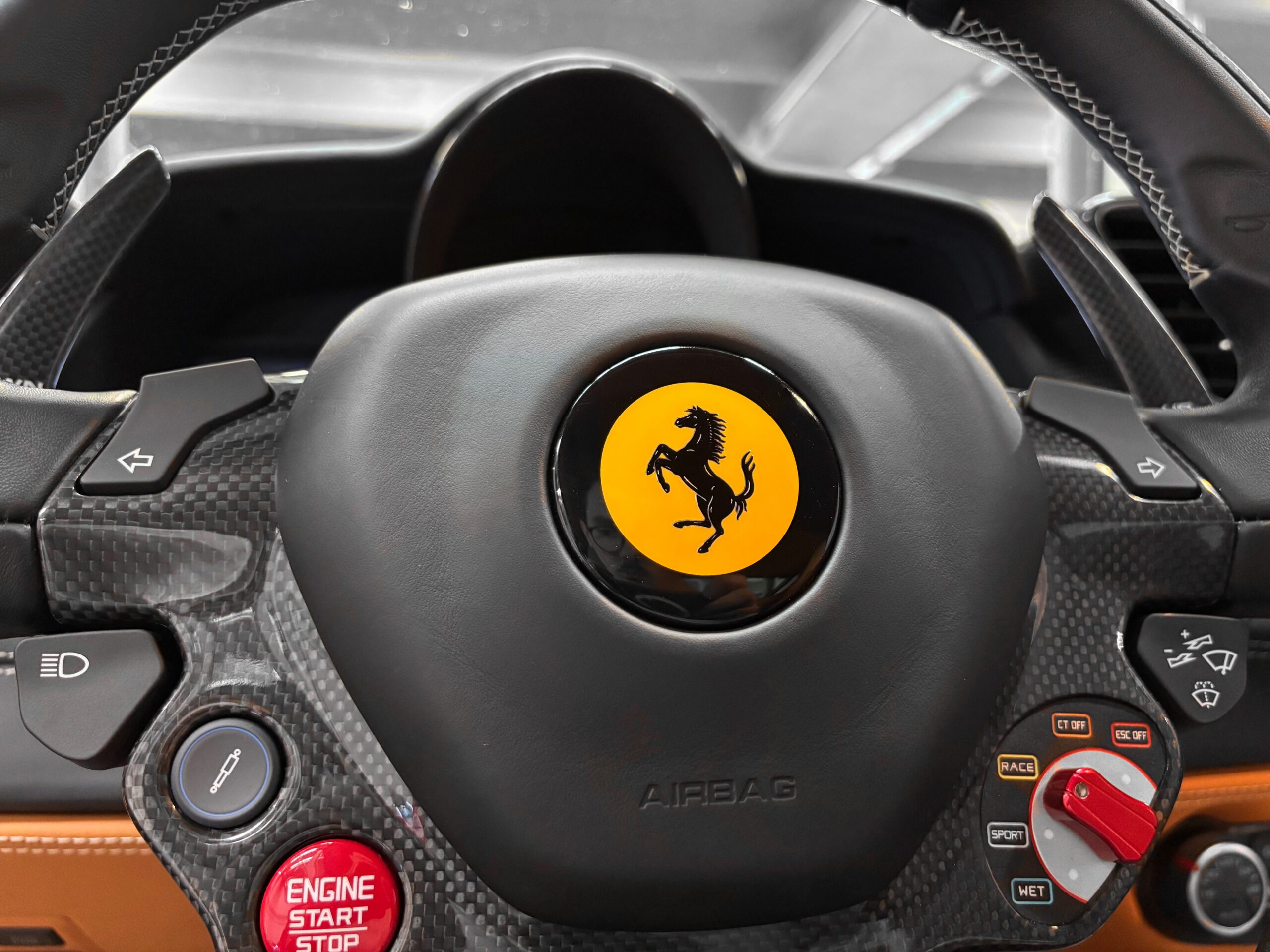 Ferrari 488 GTB V8 670 – LIFT – CARBONE – JBL – Image 32