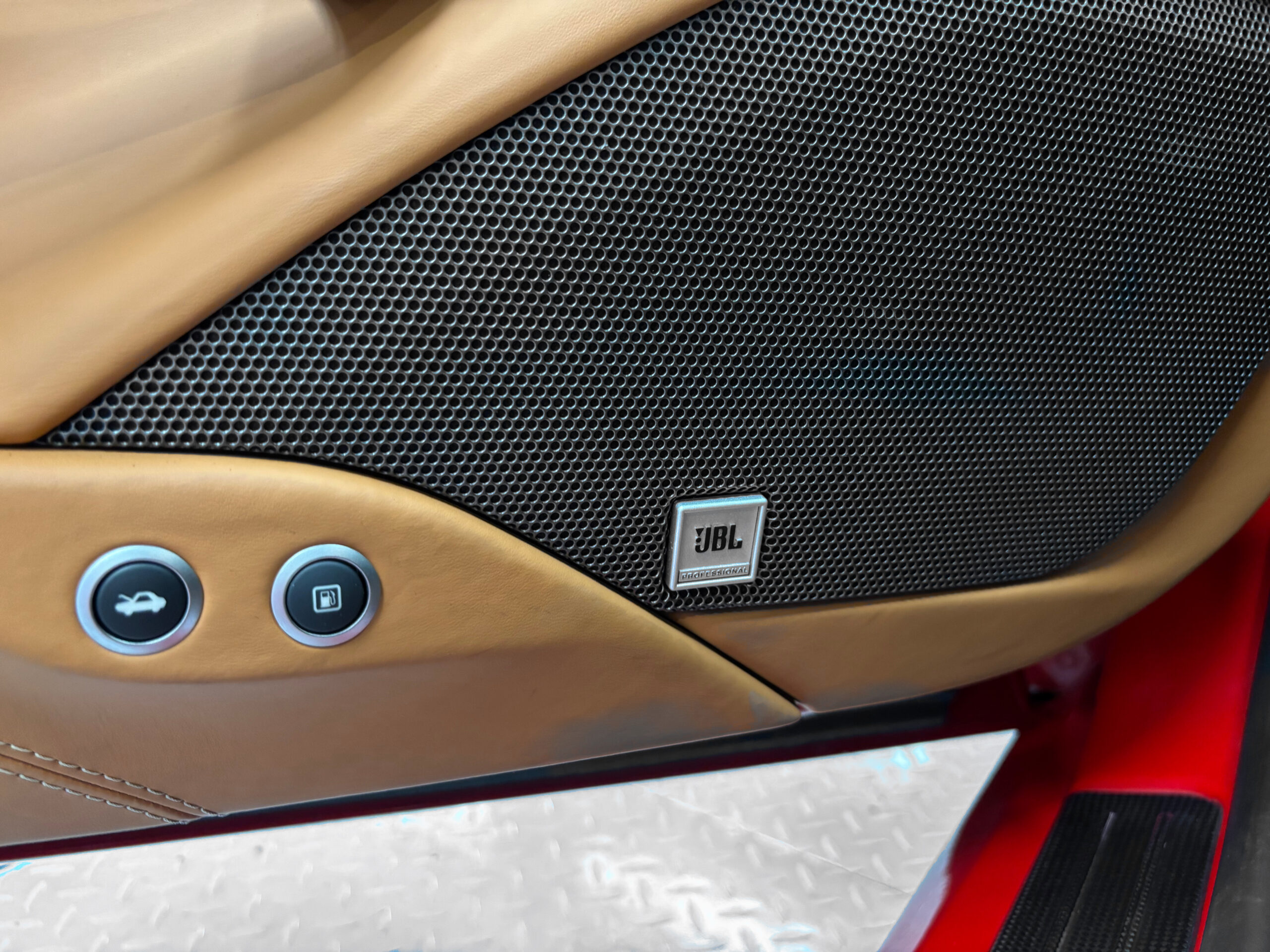 Ferrari 488 GTB V8 670 – LIFT – CARBONE – JBL – Image 45