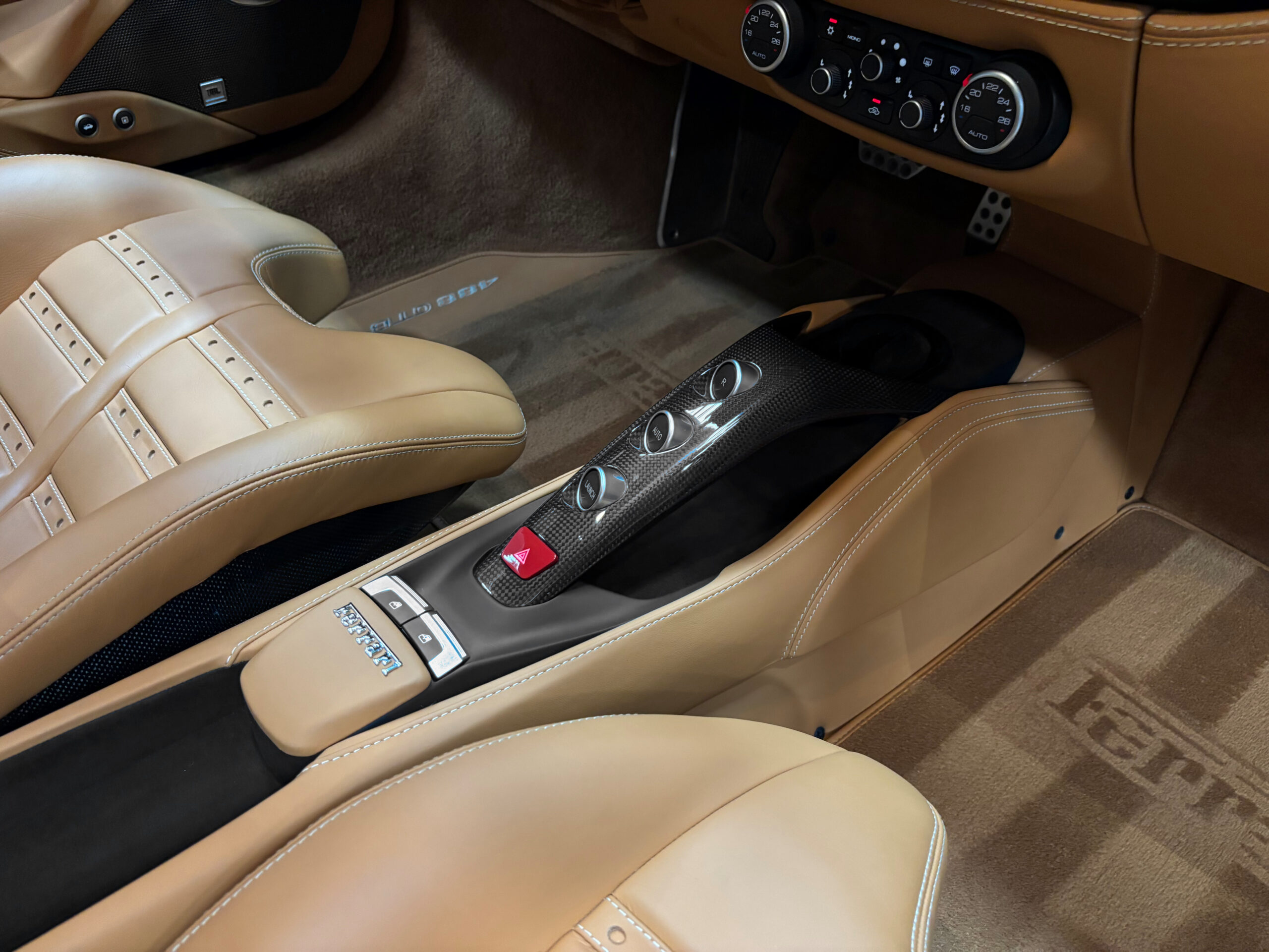 Ferrari 488 GTB V8 670 – LIFT – CARBONE – JBL – Image 35